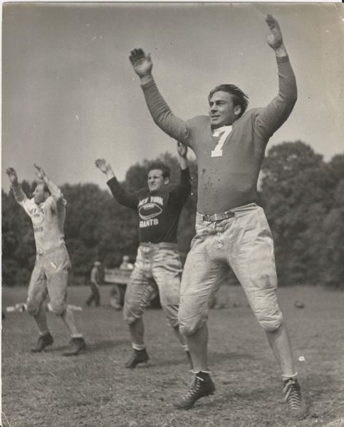 Circa 1940 Mel Hein New York Giants NFL FOOTBALL Mel Hein Practicing original Photo 