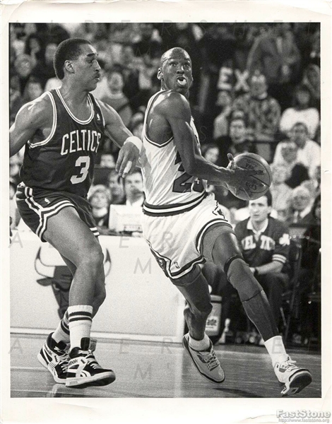 1989 Michael Jordan vs Dennis Johnson of the Boston Celtics Original 8x10 TYPE I Photo 