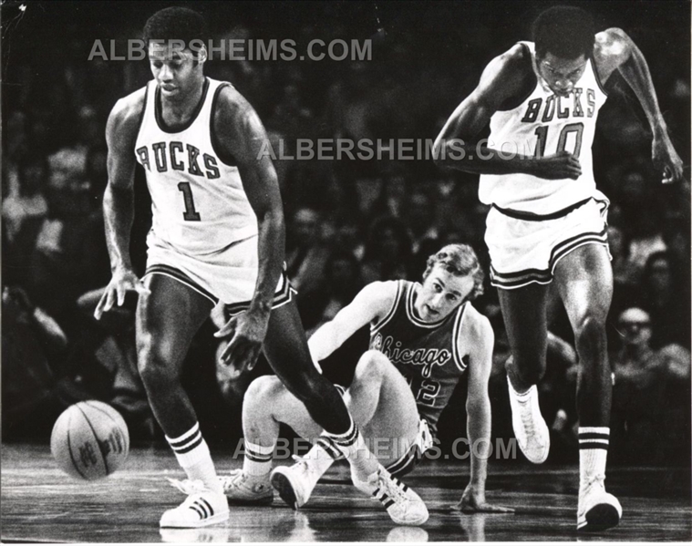 Oscar Robertson Steals Basketball w/ Bobby Dandridge Original Photo Milwaukee Bucks