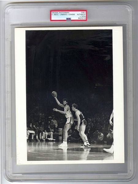 Kareem Abdul Jabbar Early 70’s vs Celtics – Dave Cowens TYPE 1 Original Photo PSA/DNA