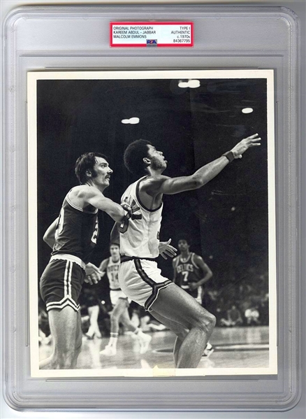 Kareem Abdul Jabbar Early 70’s vs Celtics – Hank Finkel – Malcolm Emmons TYPE 1 Original Photo PSA/DNA