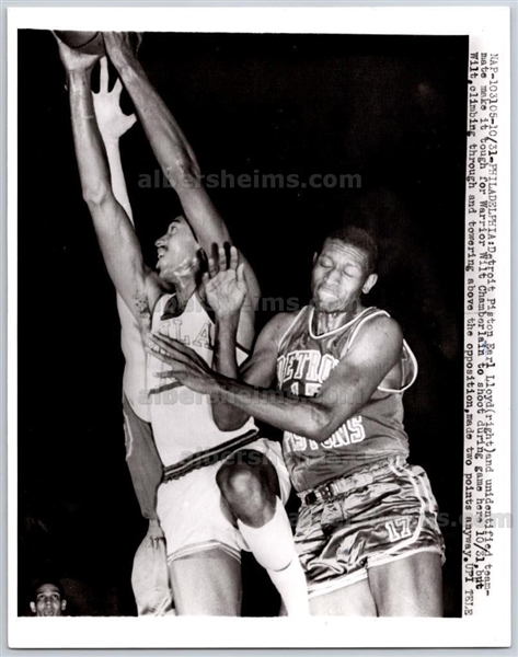 1959 Wilt Chamberlain 2nd Career NBA Game Home Debut vs. HOFer NBA Pioneer Earl Lloyd Pistons Original TYPE III Photo 