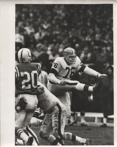 Lou Groza kicking vs Baltimore Colts original Ken Regan photo