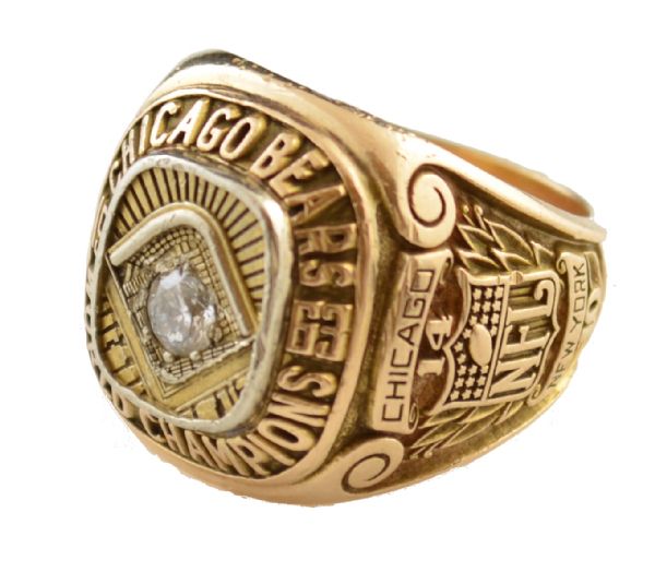 Lot Detail - 1963 Chicago Bears NFL Championship Ring Presented to HB -  Charlie Bivens