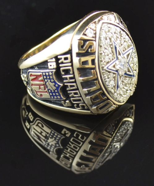 Lot Detail - Dallas Cowboys 1992 Super Bowl XXVII Champions 10K Gold Pendant
