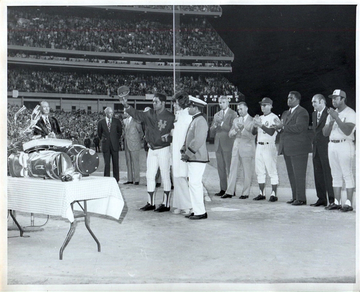  Willie Mays Night at Shea Stadium w/ Family & Lots of Swag  -1973 Original Photo