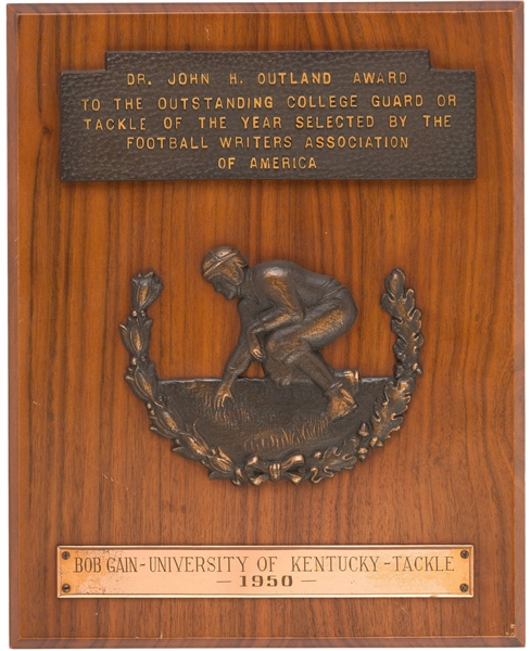 1950 Outland Trophy Award Presented to Kentucky College Football HOFer Bob Gain