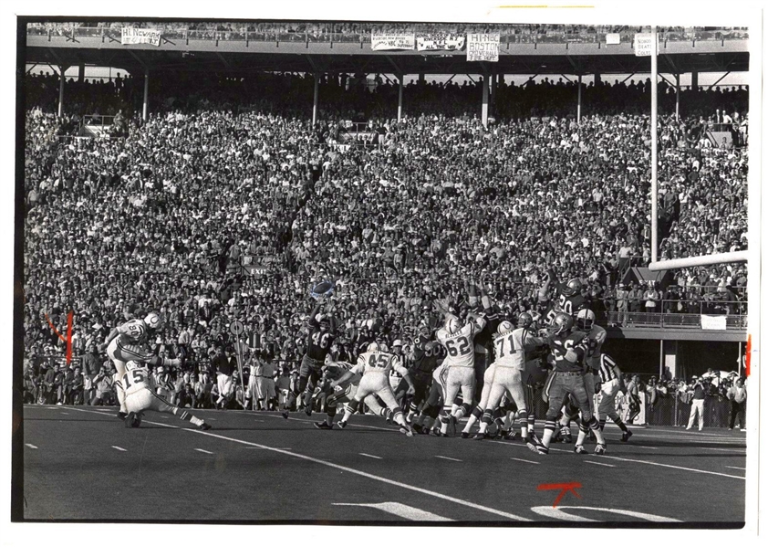 Baltimore Colts Jim O’Brien Kicks Game Winning Field Goal in Super Bowl V Original Oversized TYPE 1 Photo PSA/DNA LOA