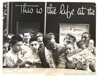 1961 Willie Mays Swamped by Autograph Collectors Outside His Hotel Original TYPE I Photo