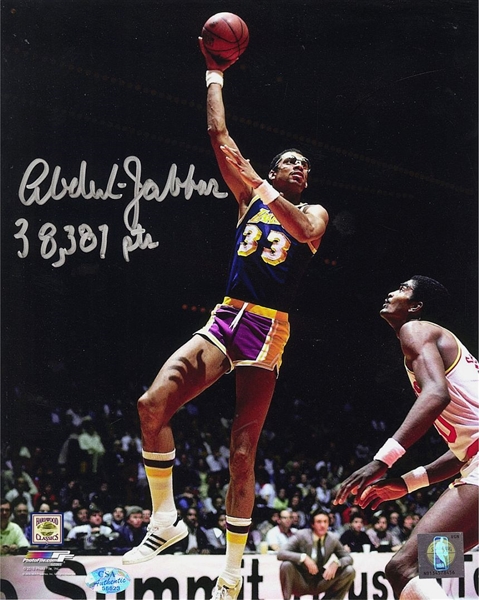 Kareem Abdul Jabbar Signed AUTO 8x10 Photo Lakers Basketball HOF 38,387 PTS CSA Shows HOLO & COA