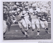 Jim Brown Rushes for 104 Yards vs. Philadelphia Eagles 1964 Original UPI Press Photo