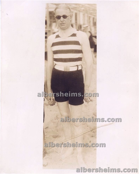 Jesse Livermore “The Great Bear of Wall Street” Wearing Swimsuit in Palm Beach 1933 Original Press Photo